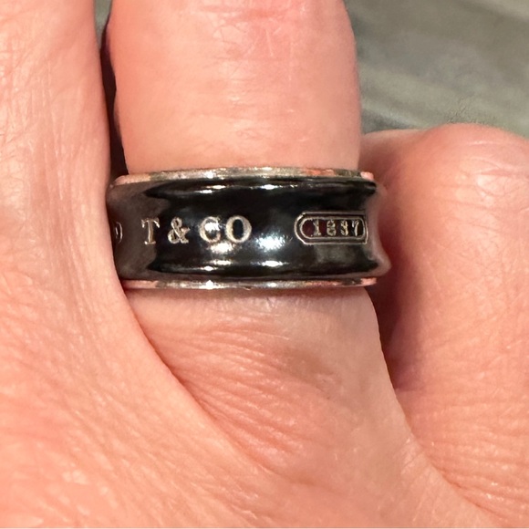 AUTHENTIC Tiffany & Co Black Enamel & Sterling Silver 1837 Ring Size 6 - Picture 3 of 5